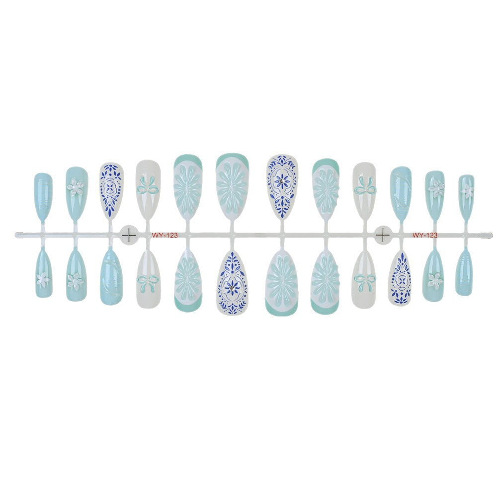 Elegantes Floral-Design Press-On Nagelset Brehn