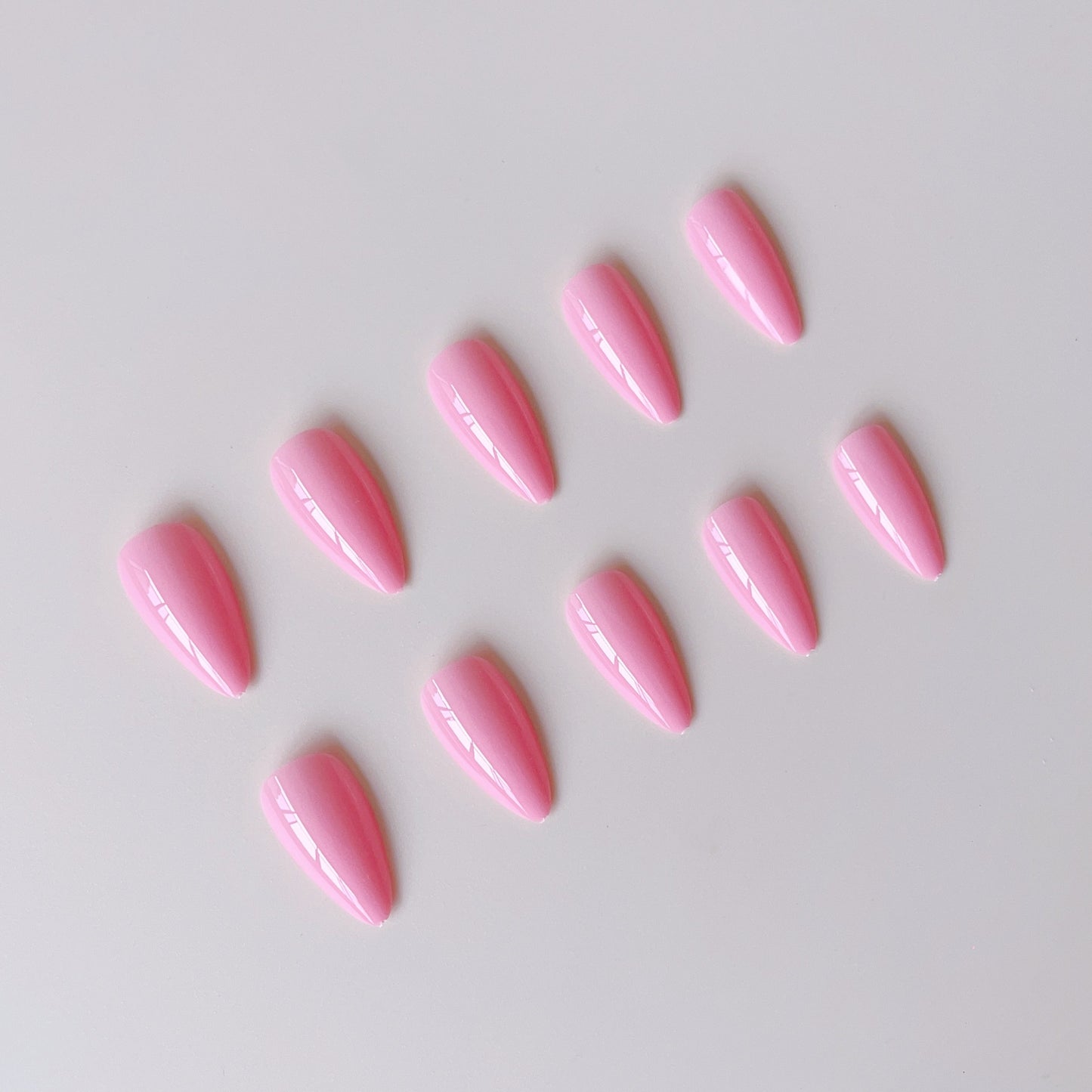Elegante Kunstnagelspitzen mit Hochglanz-Finish Brehn
