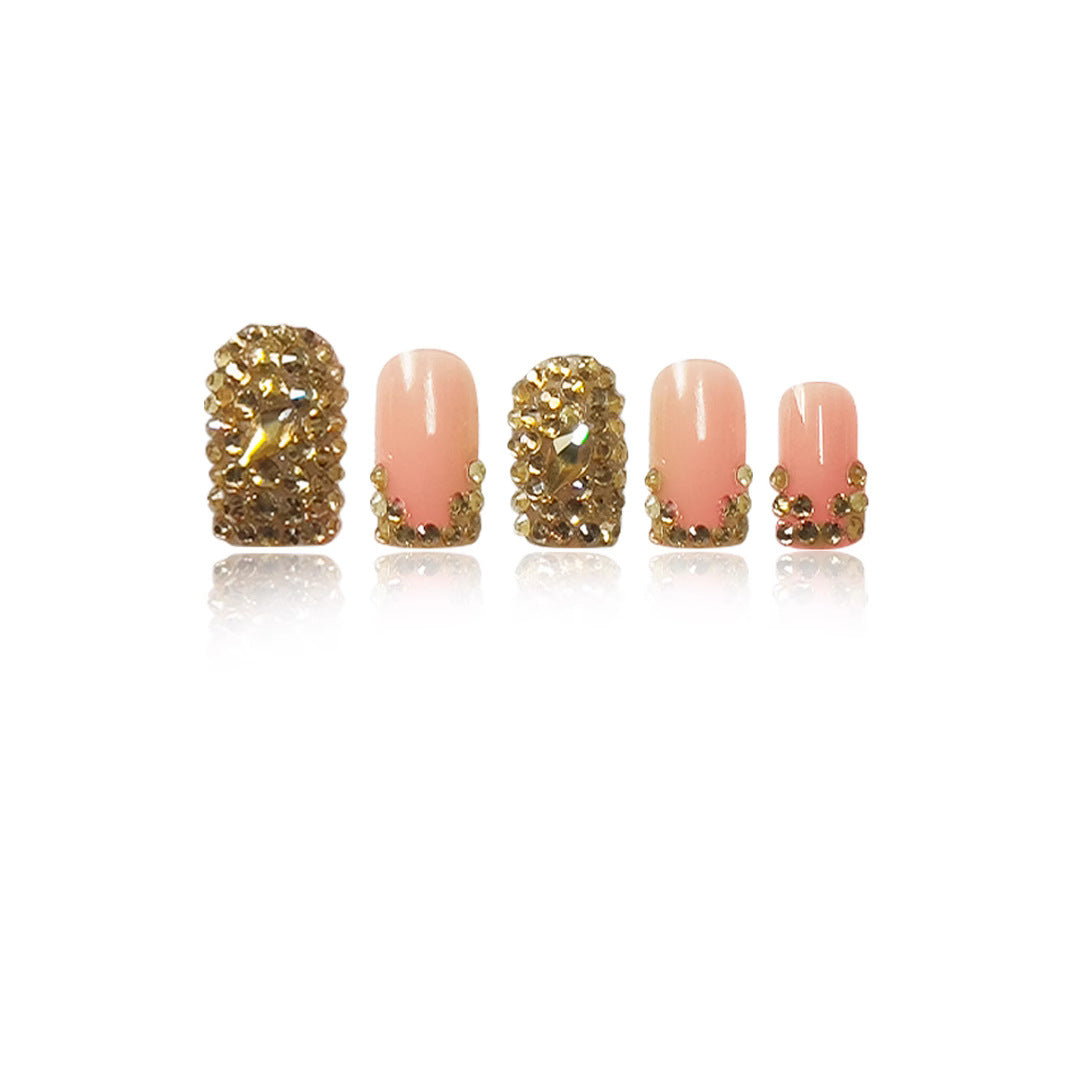 Glamouröse mit Strass verzierte Nagelerweiterungen Brehn