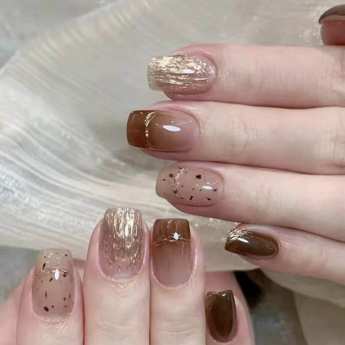 Elegante strukturierte Press-On-Nagelkunst Brehn