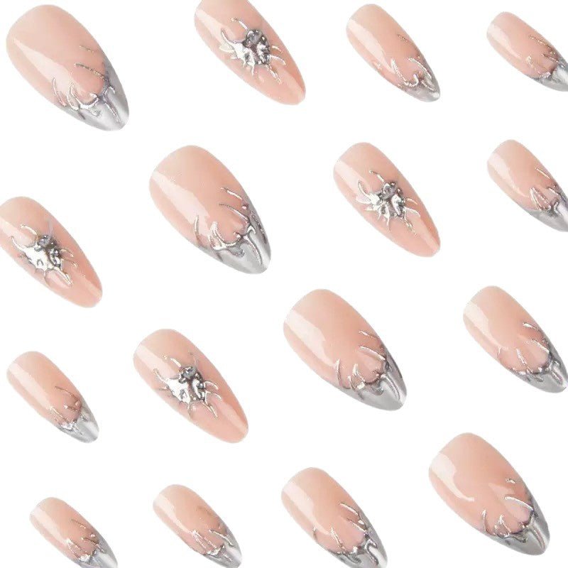 Kreative Nagelkunst mit stylischem Metallic-Finish Brehn