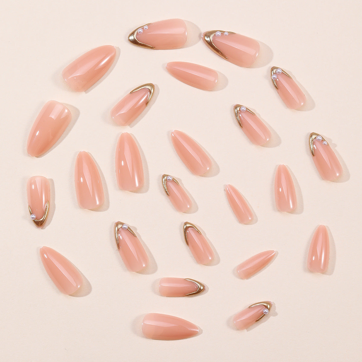 Elegante Stiletto-Nagelkunstverlängerungen mit Perlenakzenten Brehn