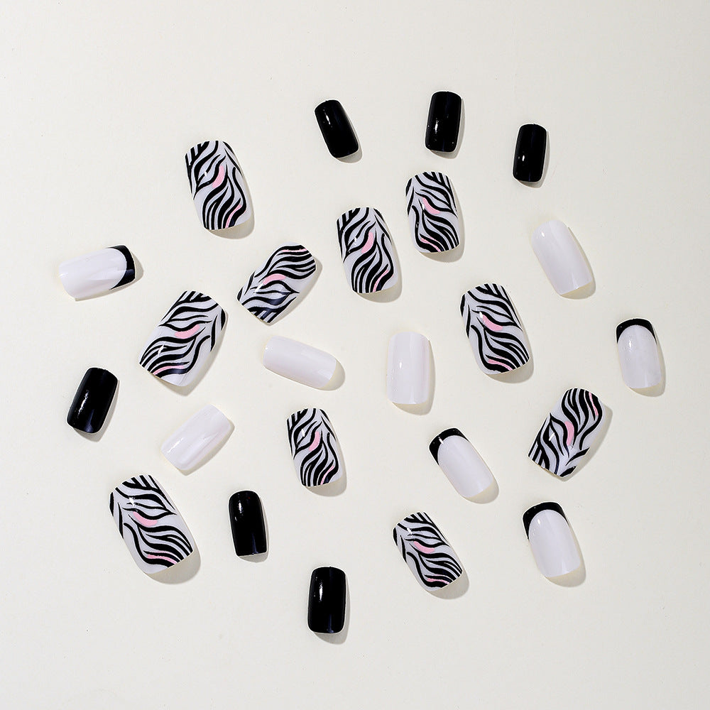 Stylische Zebra-Muster Acryl-Nagelkunst Brehn