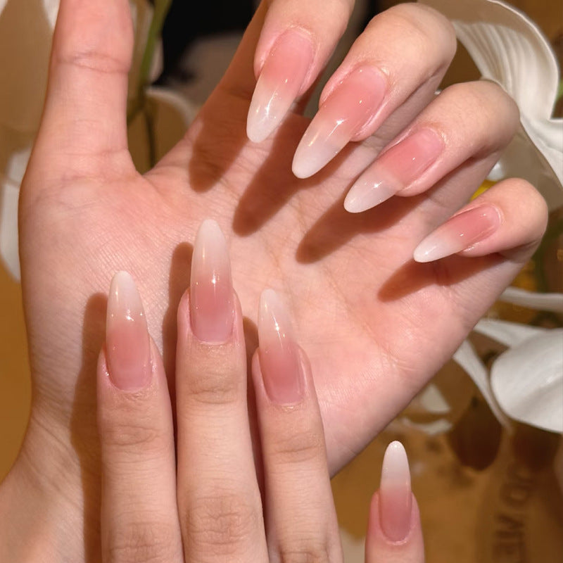 Elegante Stiletto Press-On Nägel mit Ombre-Finish Brehn