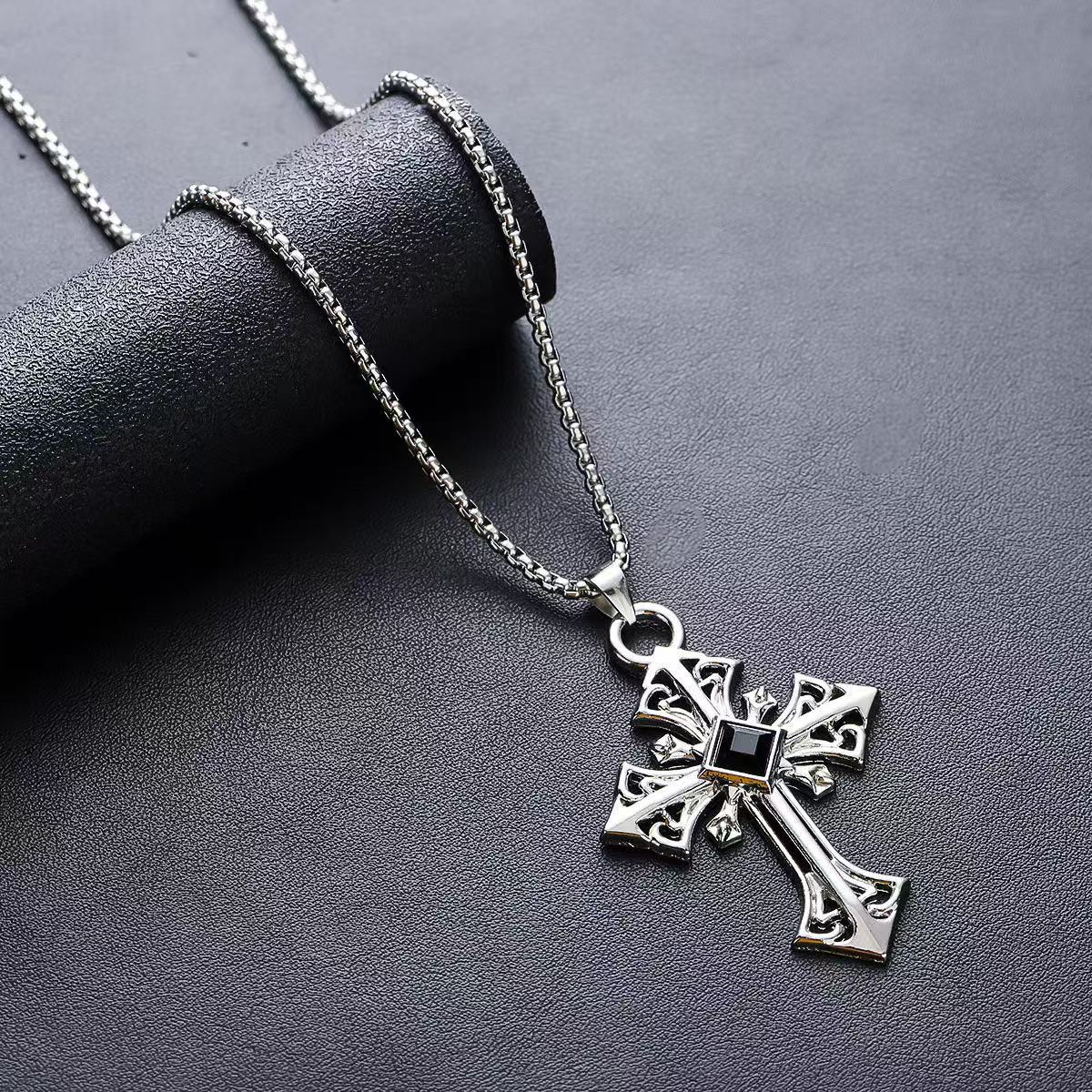 Gothic Cross Pendant Necklace Brehn
