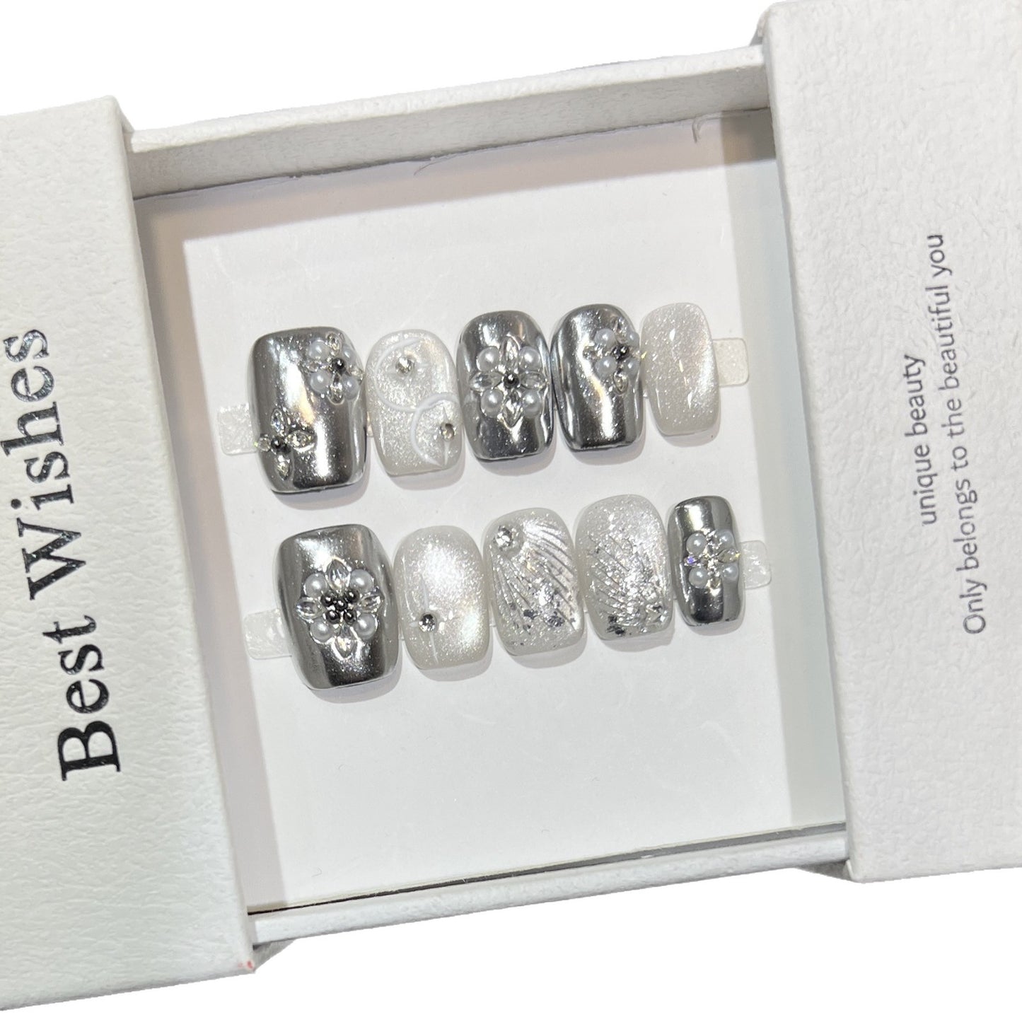 Dekoratives Silber Press-On Nagelset Brehn