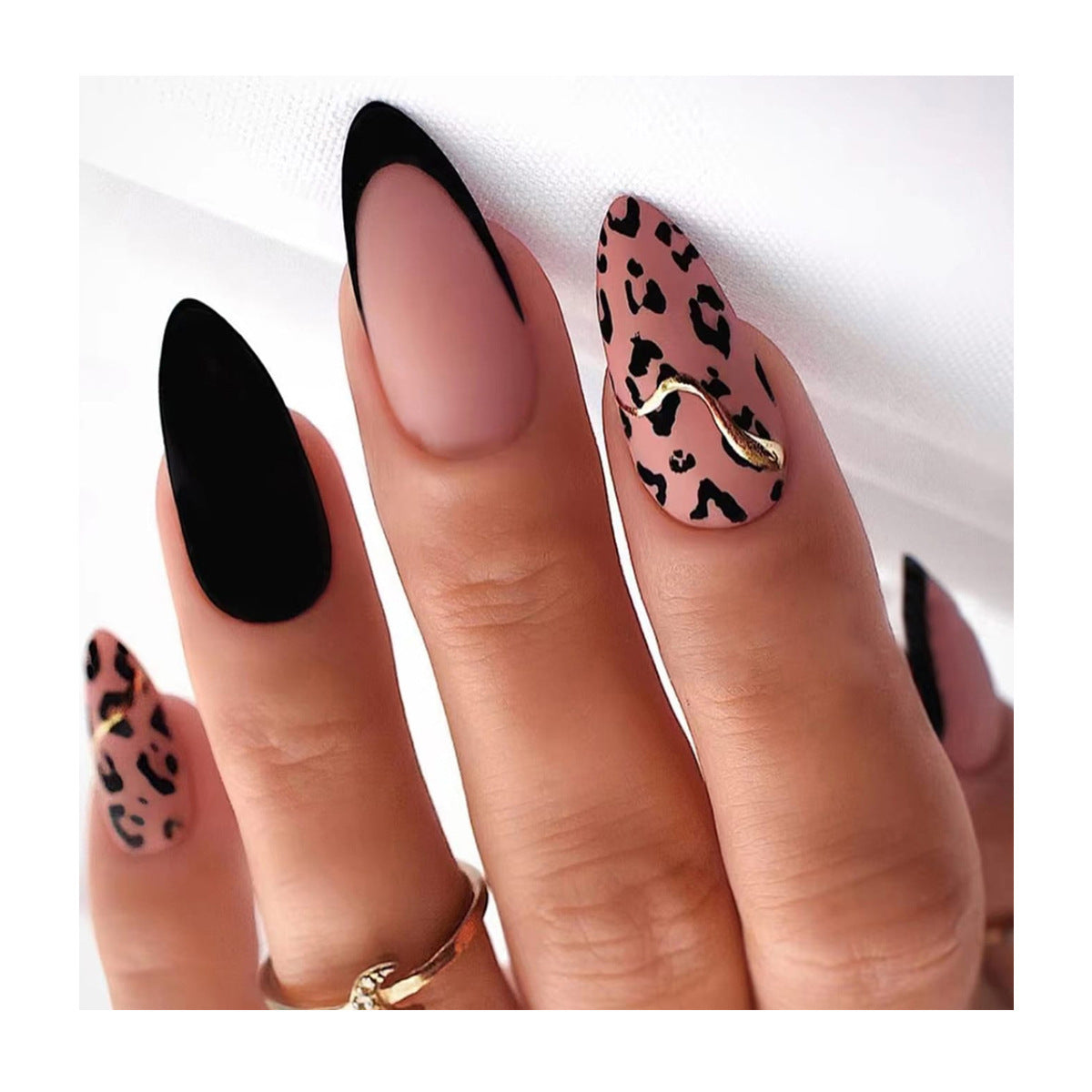 Elegante Stiletto Nagelkunst