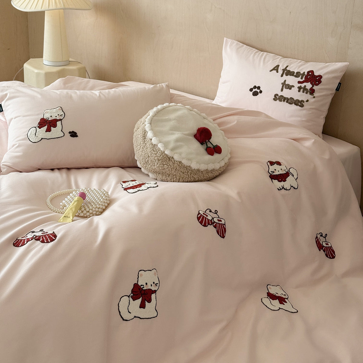 Baumwollsatin-Bettbezug-Set mit Chenille-Katzenapplikationen und feiner Satinqualität