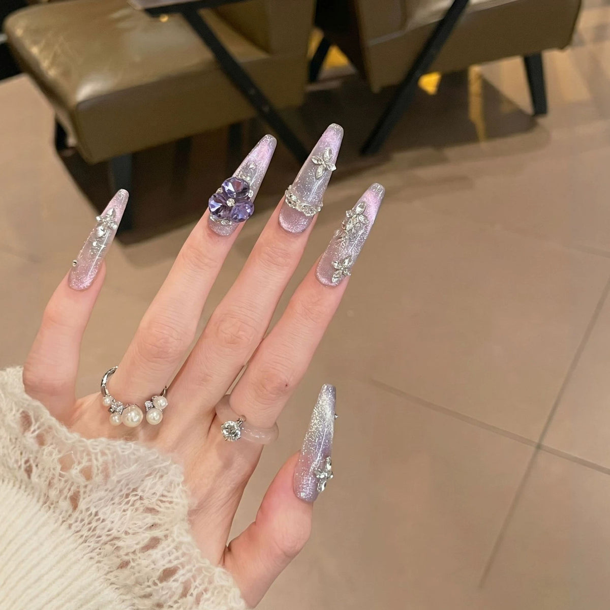 Aufwendige dekorative Nageldesign Brehn