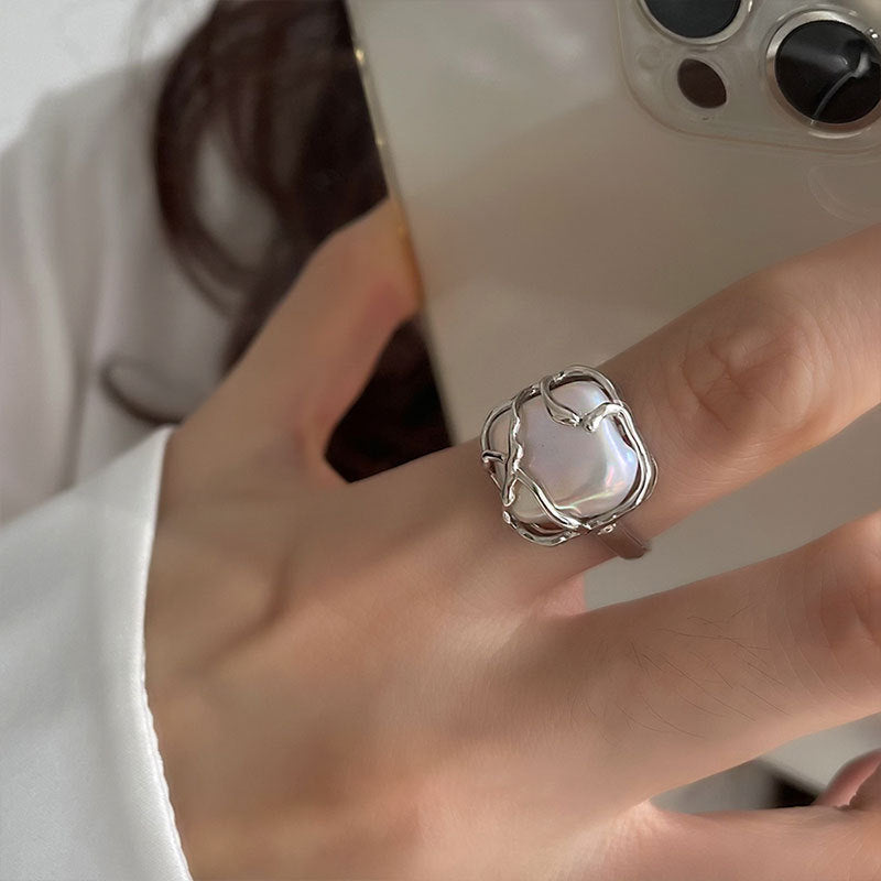 Stilvoller Ring mit Organischem Design Brehn