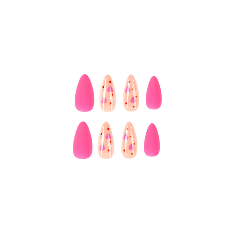 Künstliche Nagelkunst mit Herzdesign Brehn