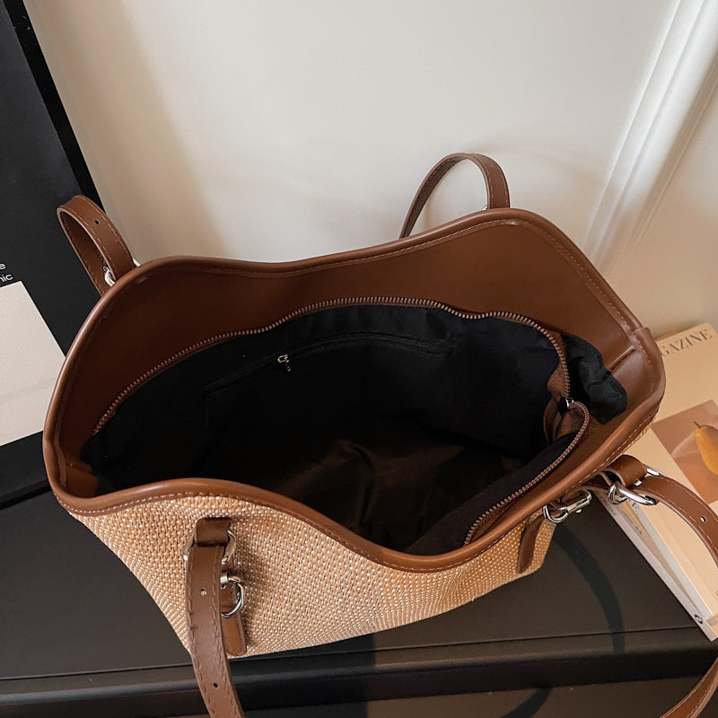 Stylische Stroh-Tasche