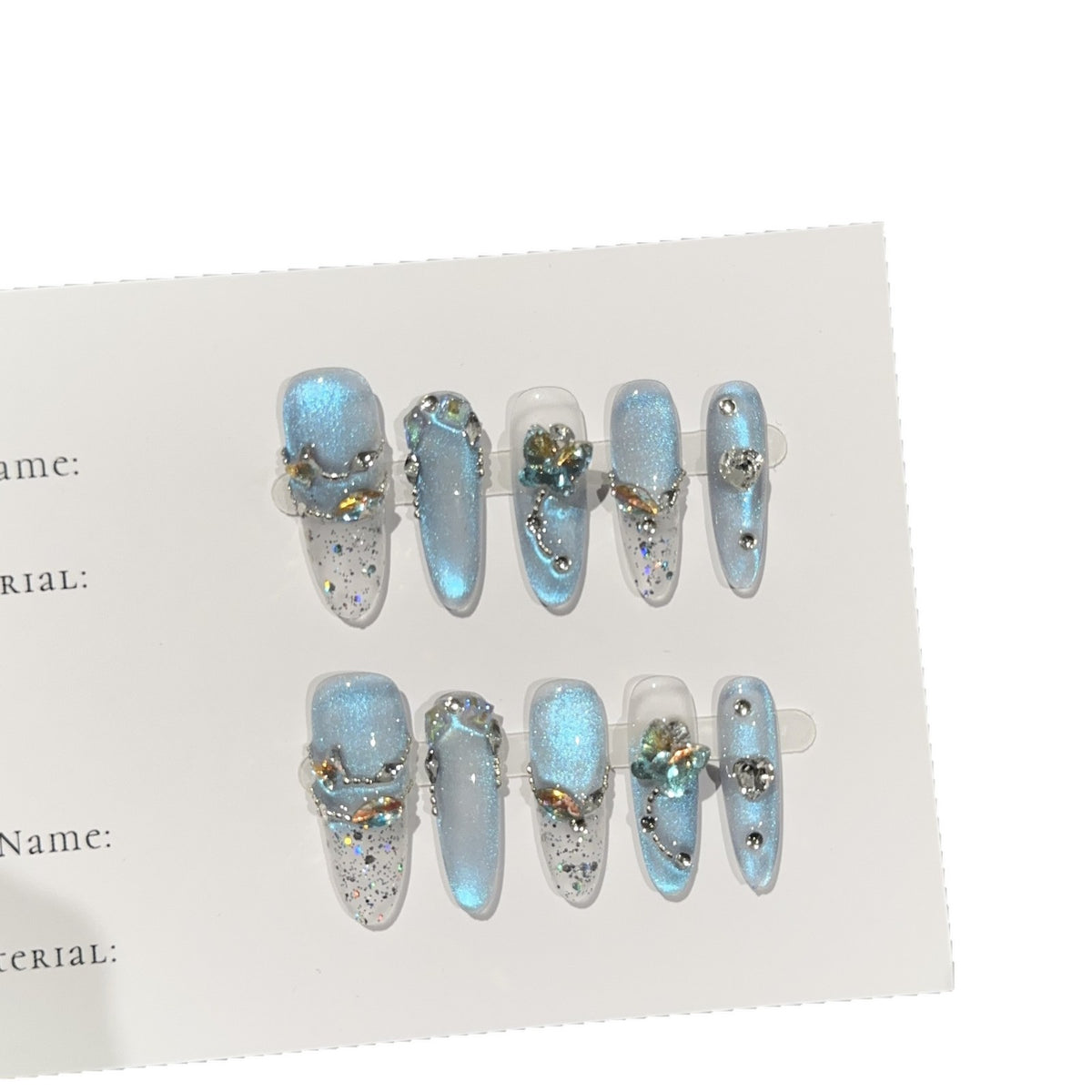 Glamouröse Press-On Nagelset mit funkelnden Akzenten