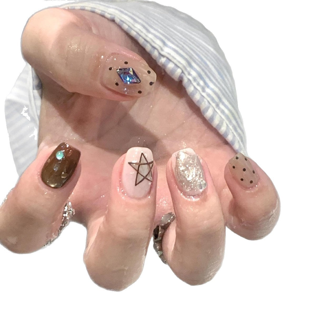 Kunstnagelset mit Kreativen Geometrischen und Funkelnden Akzenten Brehn