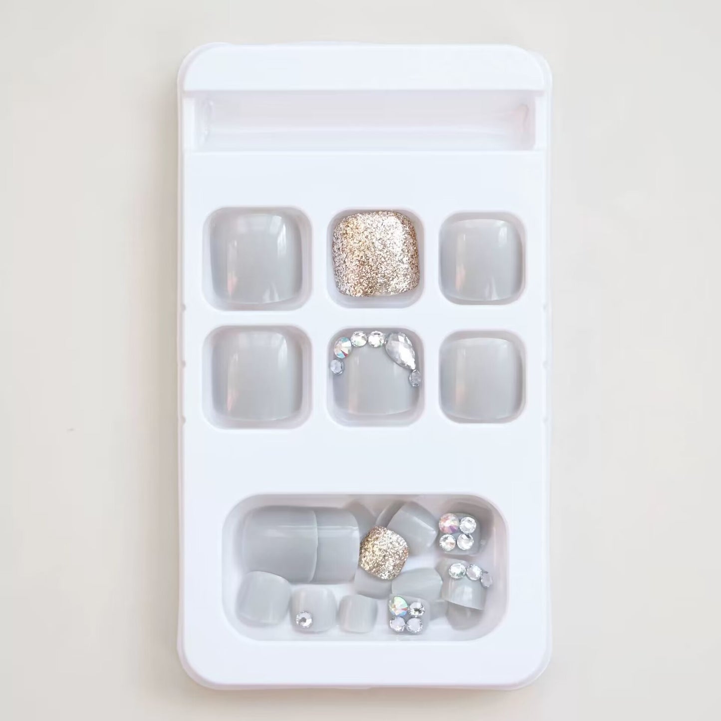 Premium Glitzernde Fußnagelkunst Brehn