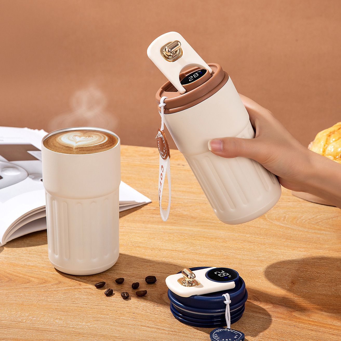 Damen Isolierter Kaffee Becher mit praktischem Klappverschluss Brehn