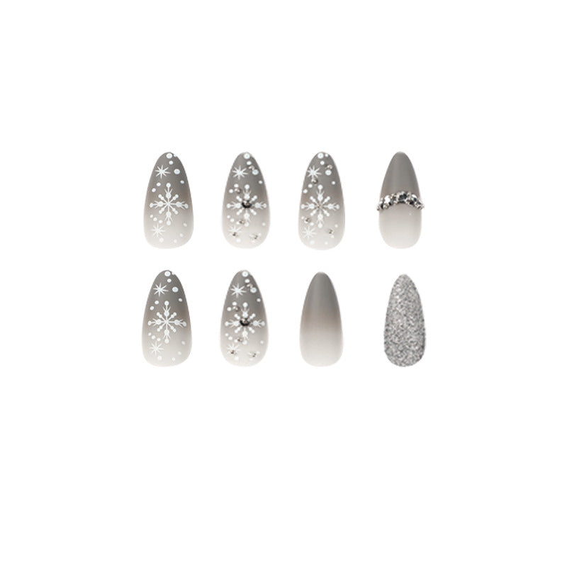 Glamouröse Nagelkunst mit Schneeflocken-Design Brehn