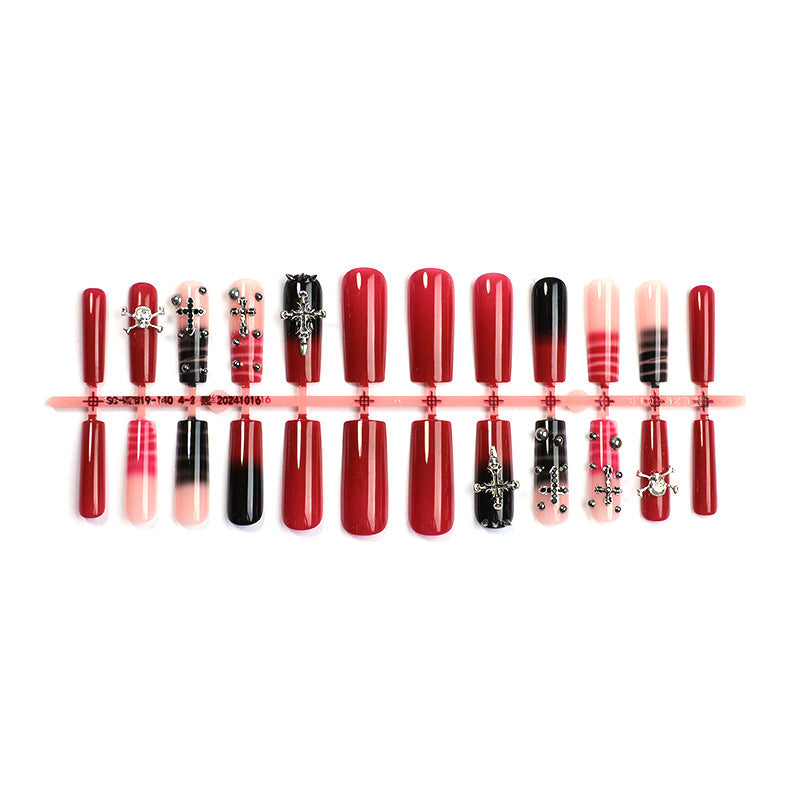 Kreatives Kunstnagelset mit Gothic-Design Brehn