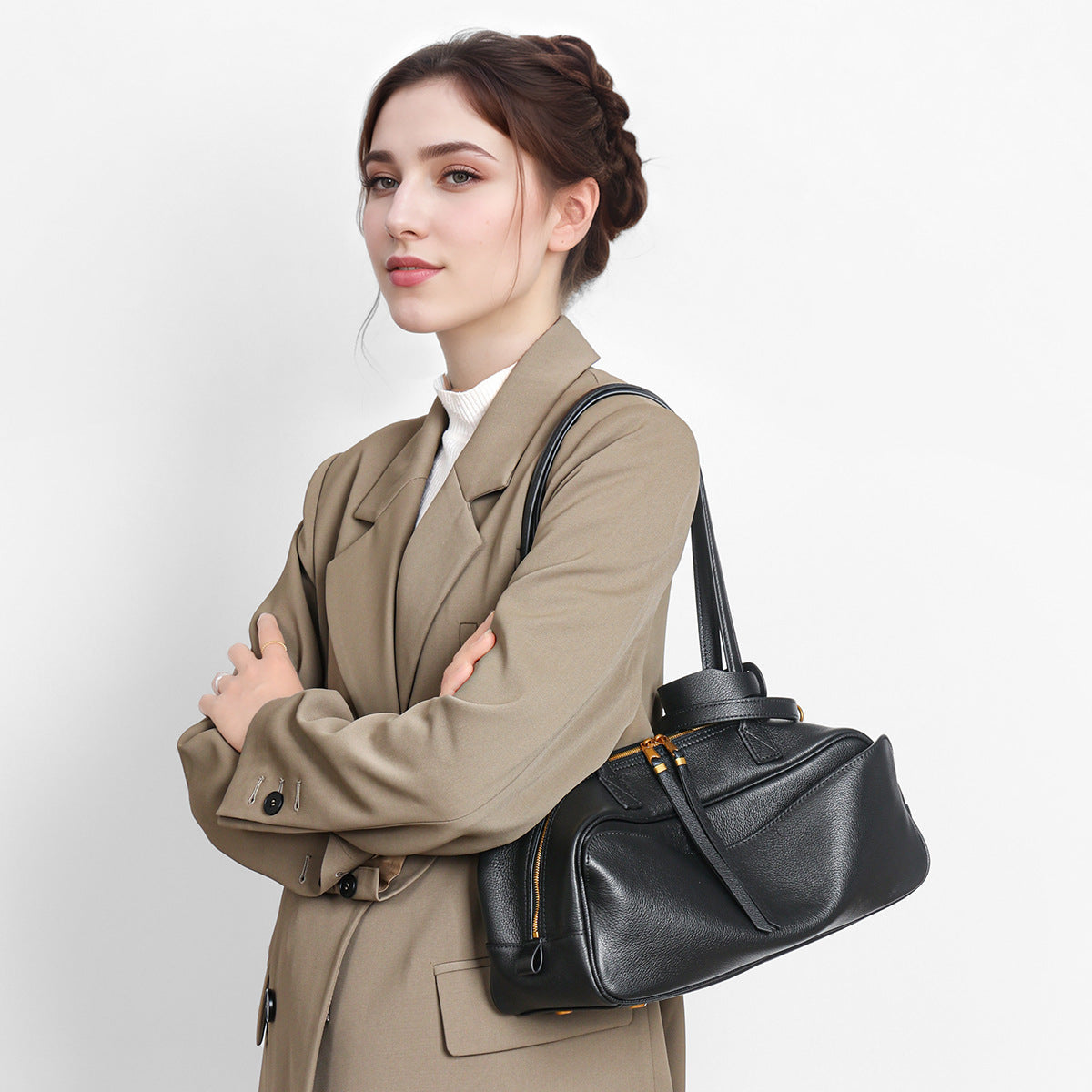 Kompakte rechteckige gepunktete Schultertasche mit Reißverschluss oben und abnehmbarem Schultergurt