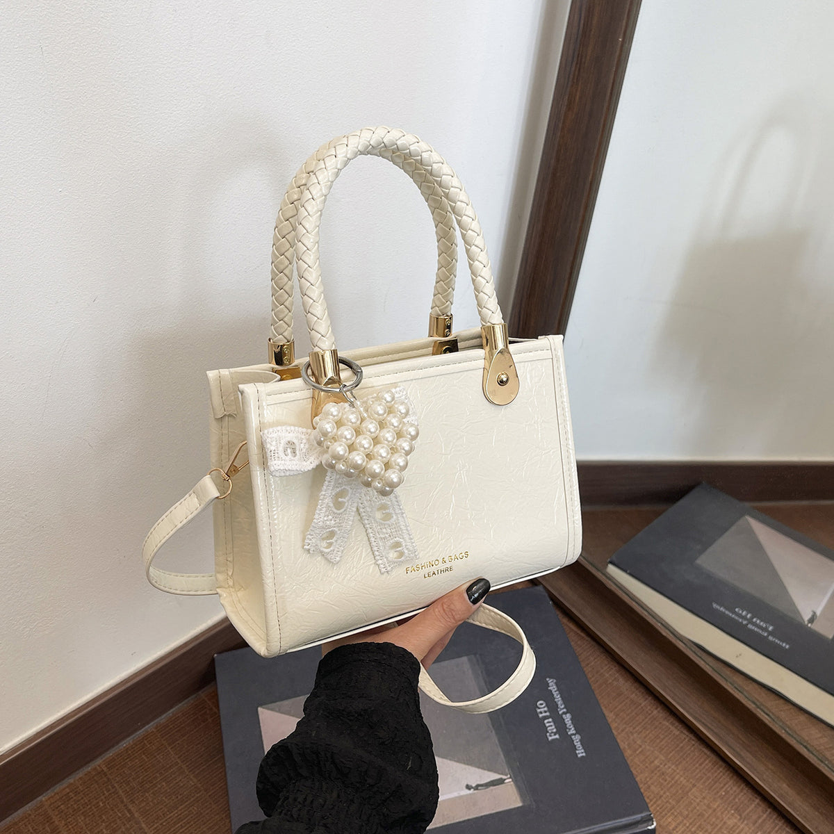 Schicke Mini Handheld Tote Bag