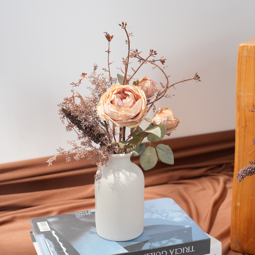 Romantischer Trockenblumenstrauß
