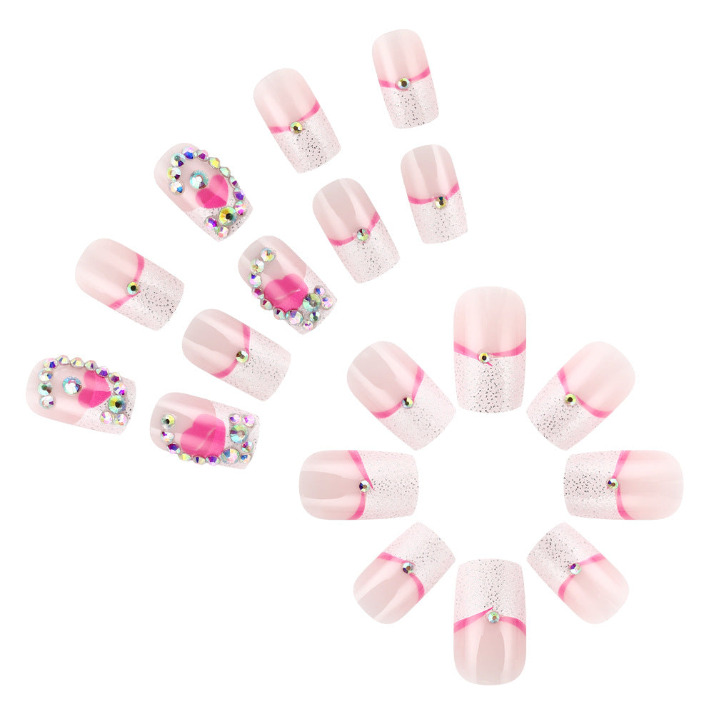 Dekorative, mit Kristallen verzierte Press-On Nagelkunst Brehn