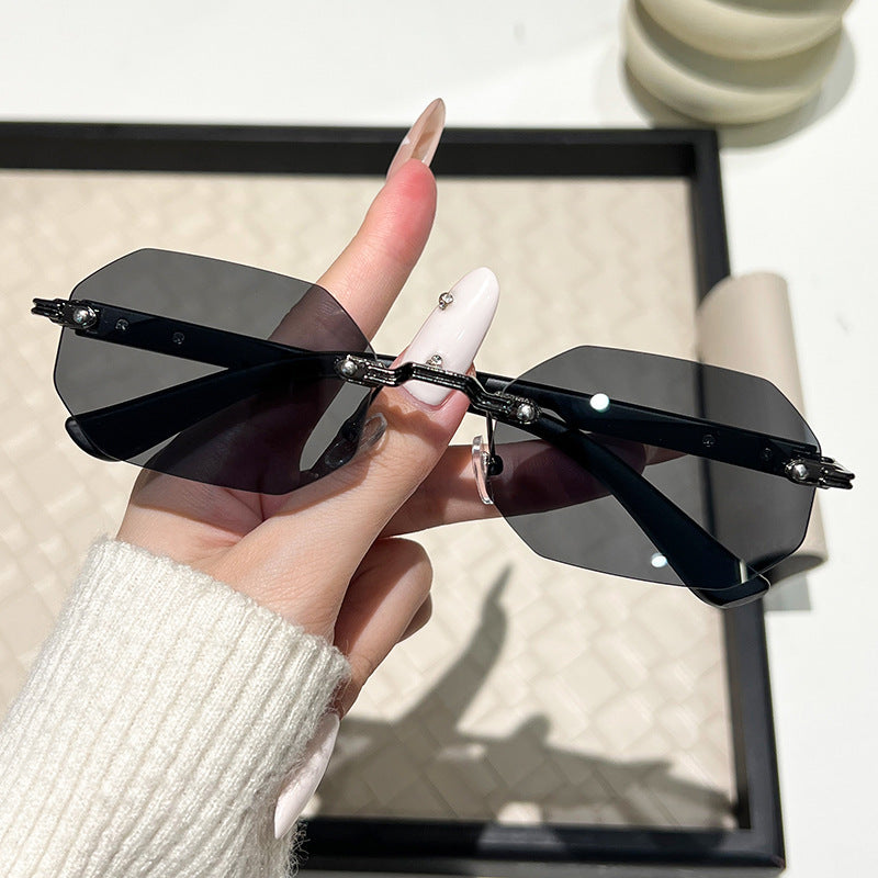 Damen futuristische Sonnenbrille mit geometrischem Rahmen und Holzdetails Brehn
