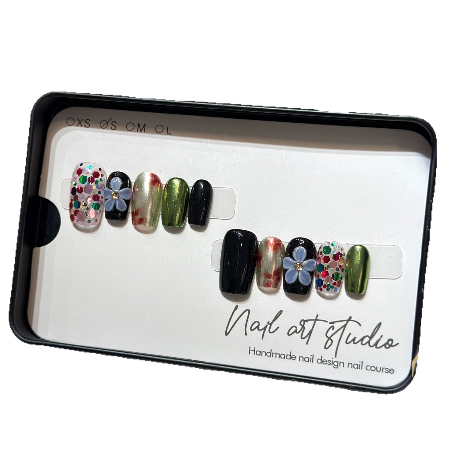 Künstlerisches, floral inspiriertes Press-On-Nagel-Set Brehn