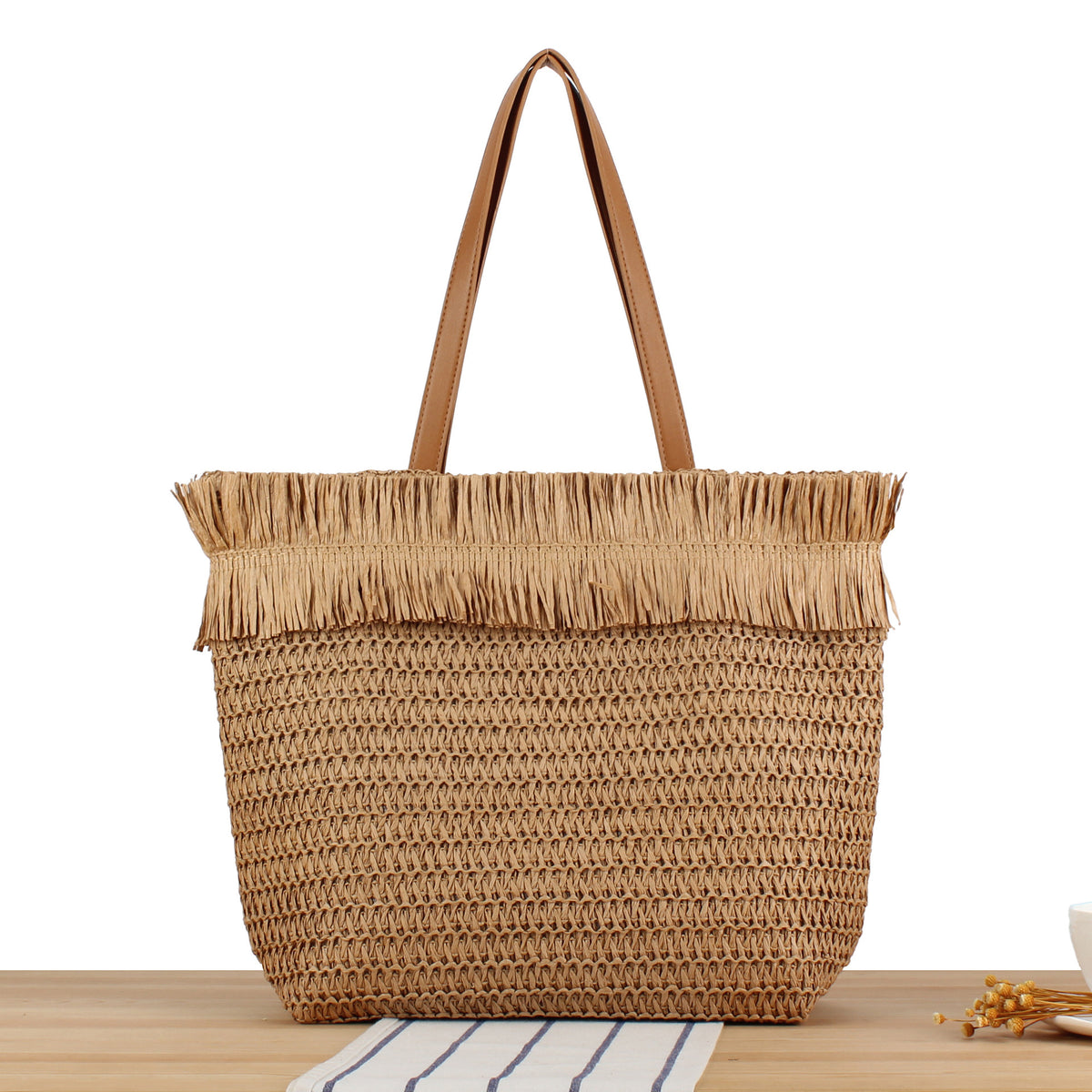 Strandtasche Aus Handgewebtem Naturmaterial mit Fransenverzierung Brehn
