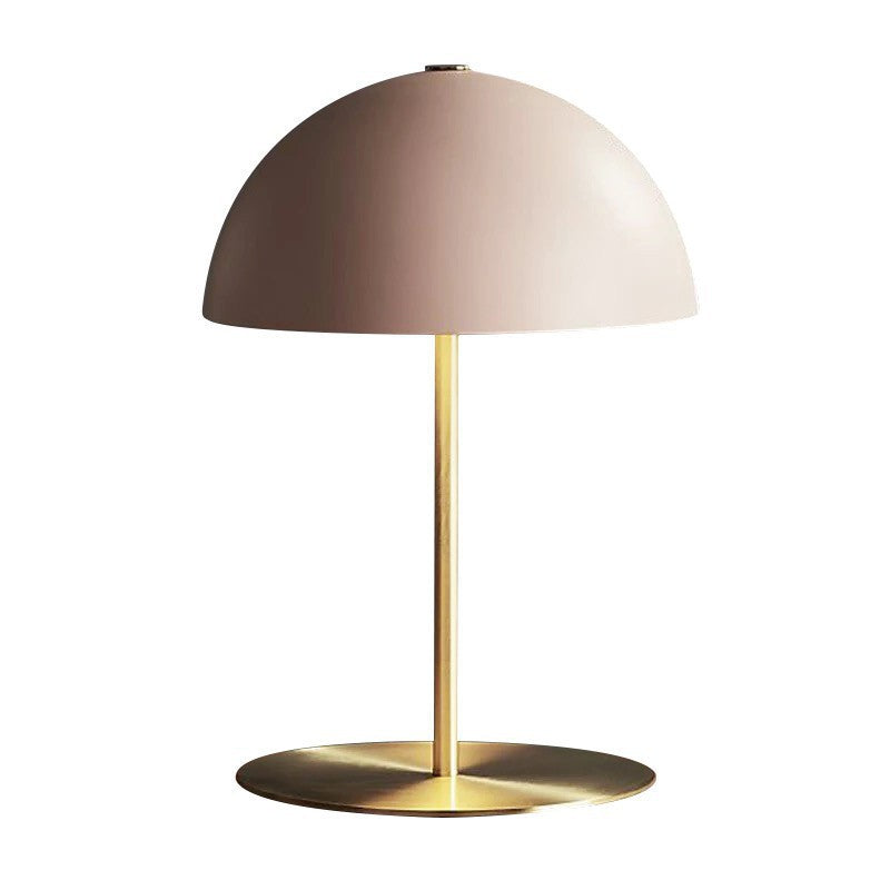 Moderne Minimalistische Tischlampe mit goldener Basis