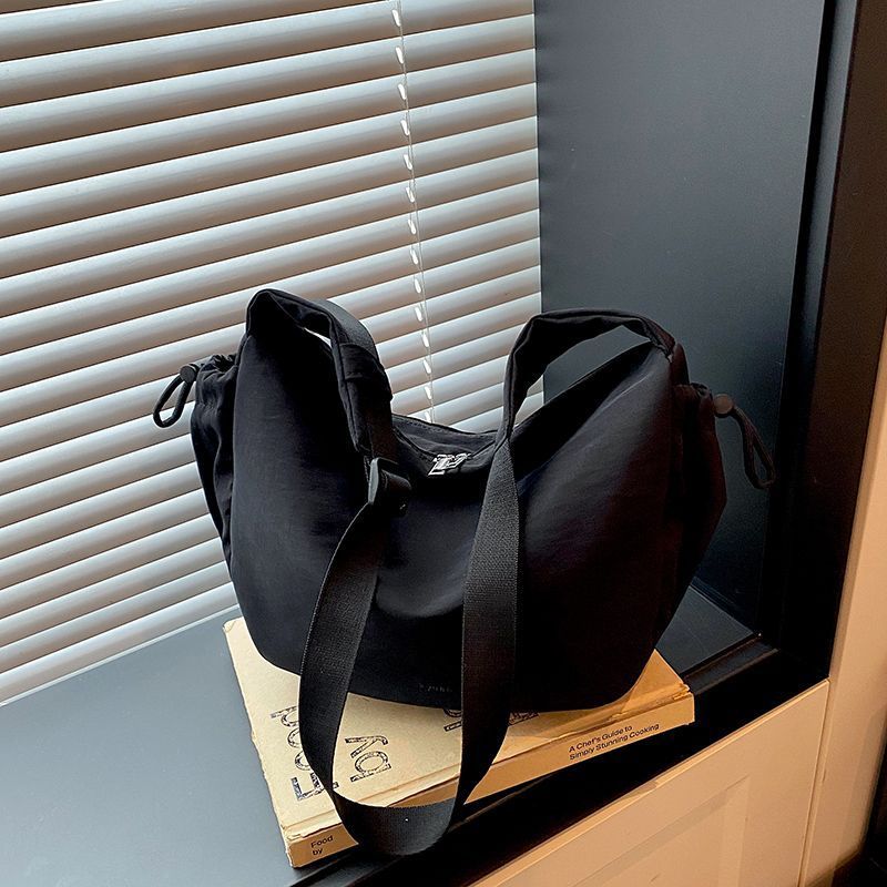 Entspannte Sling-Tasche Brehn