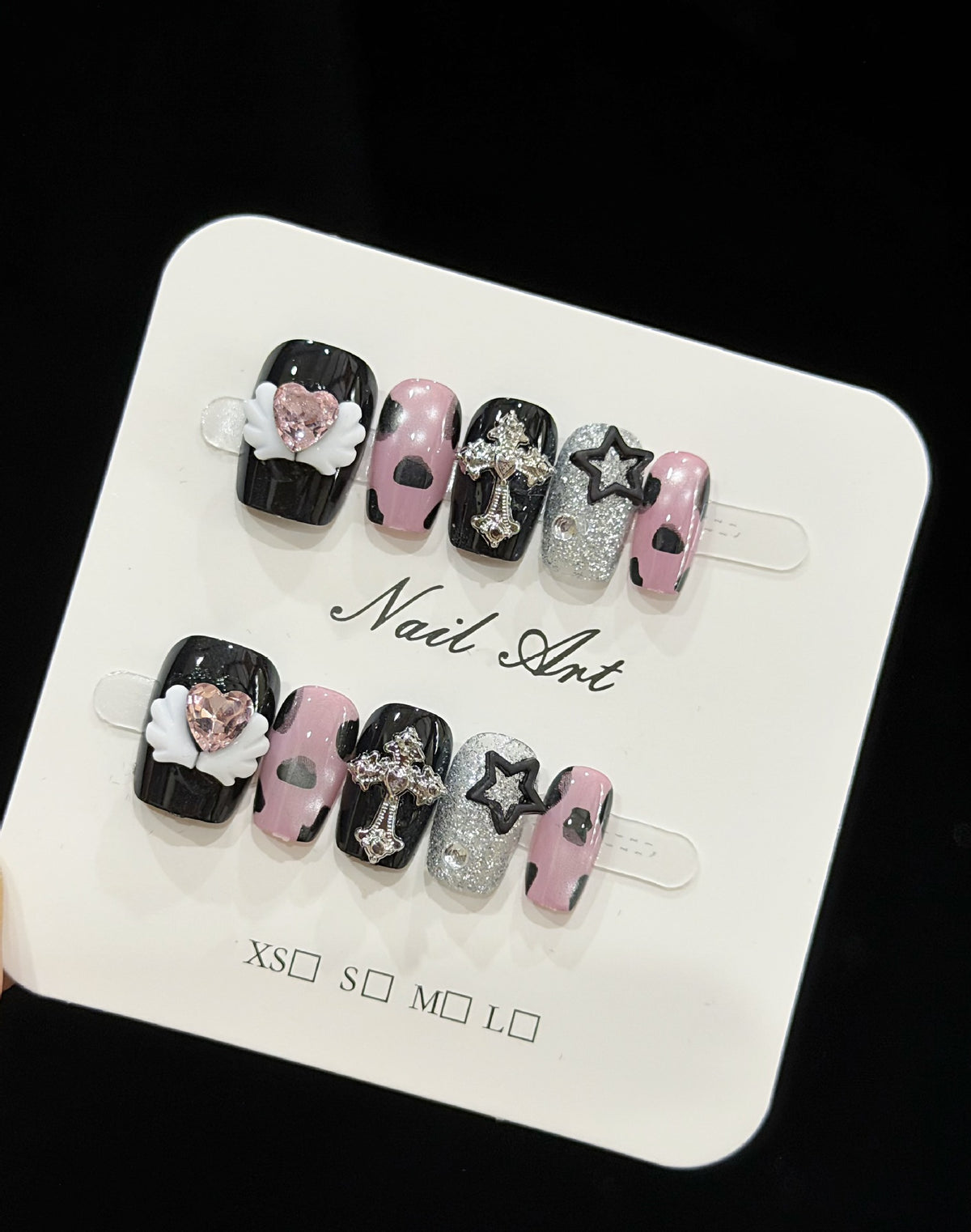 Künstlerisches Press-On-Nagelset mit einzigartigen Designs Brehn