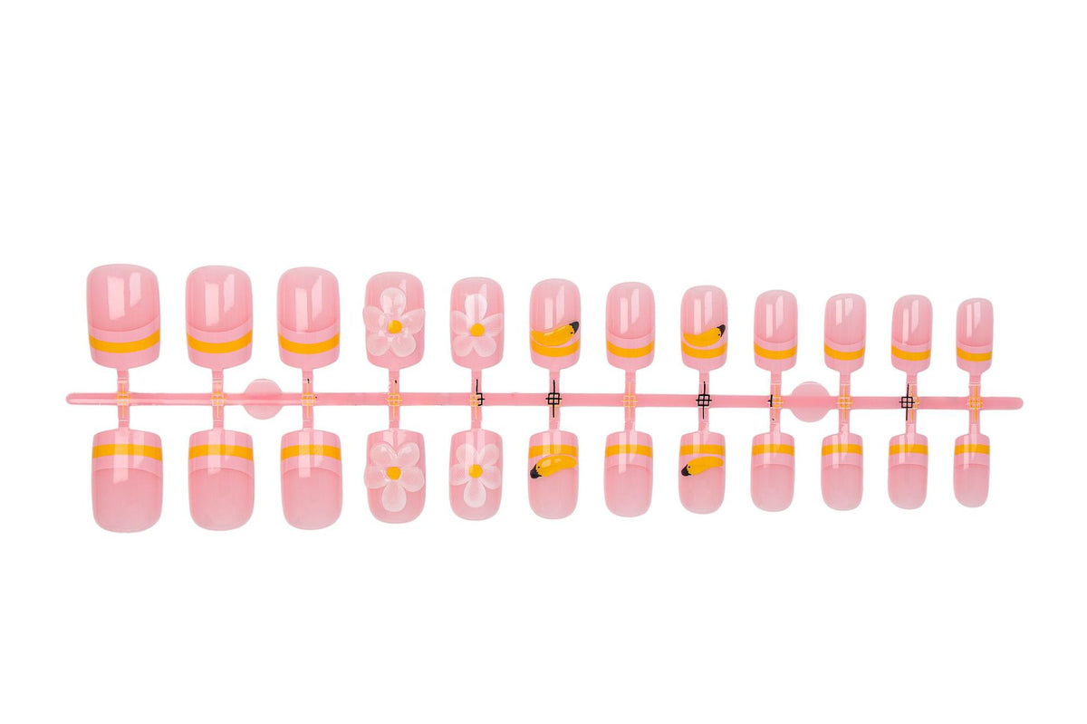 Kunstnagelset mit verspielten Blumen- und Fruchtmotiven Brehn