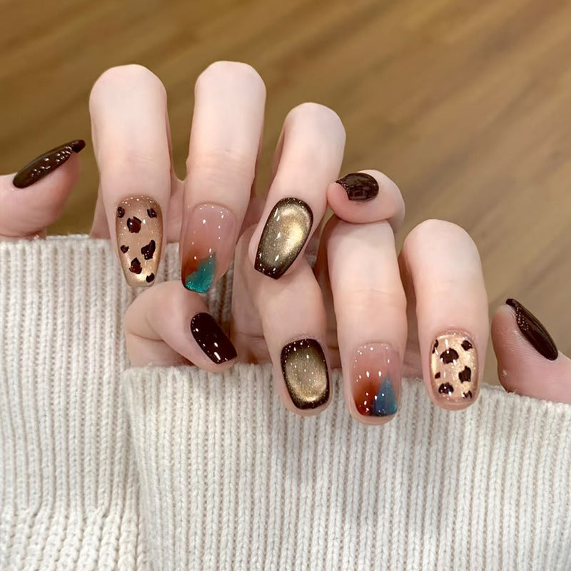 Künstlerisches Press-On-Nagelset mit Leopardenmuster und goldenen Akzenten Brehn