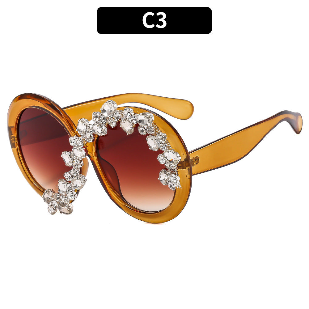 Glamouröse Katzenaugen-Sonnenbrille mit Strass-Akzenten