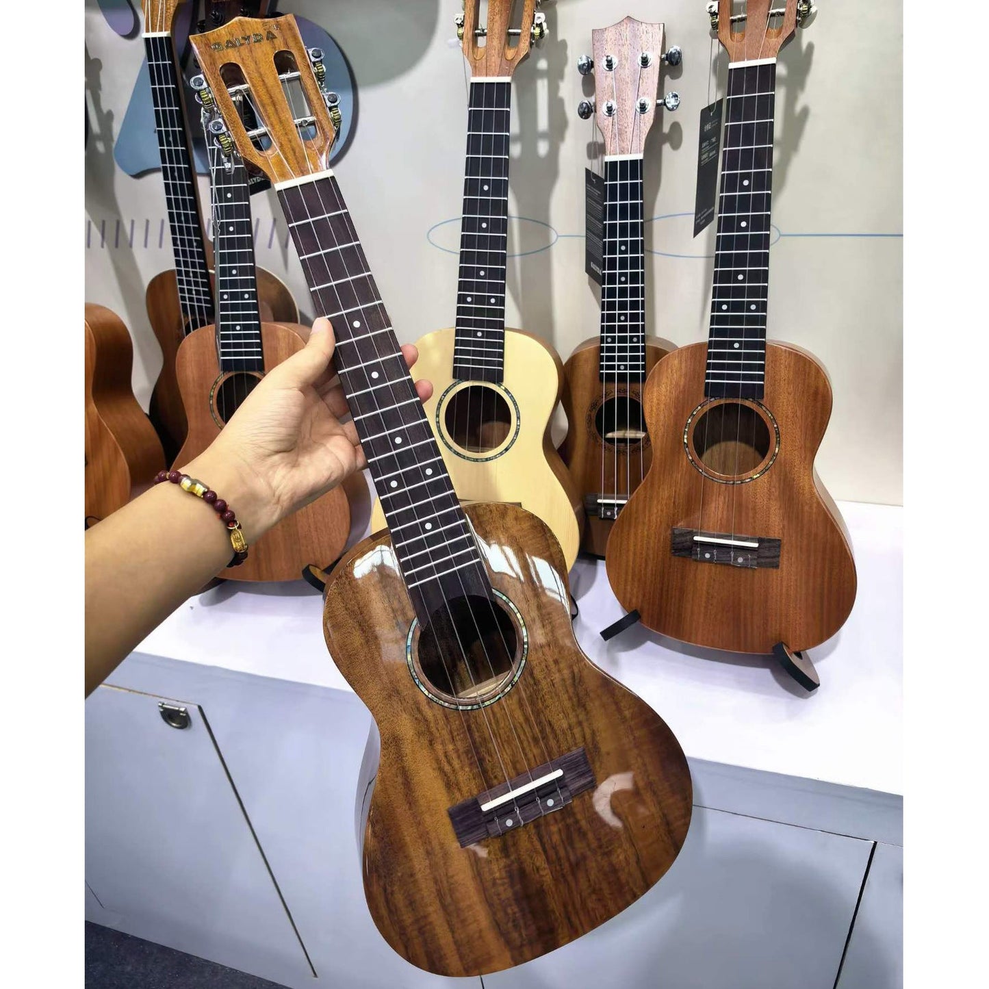 Premium Mahagoni Akustik Ukulele Bundle Brehn