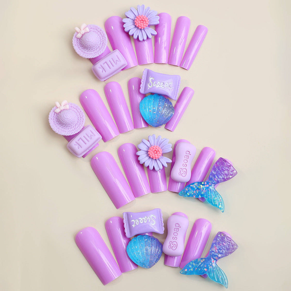 Dekoratives Nagelkunst-Set mit floralen und Juwelenakzenten Brehn