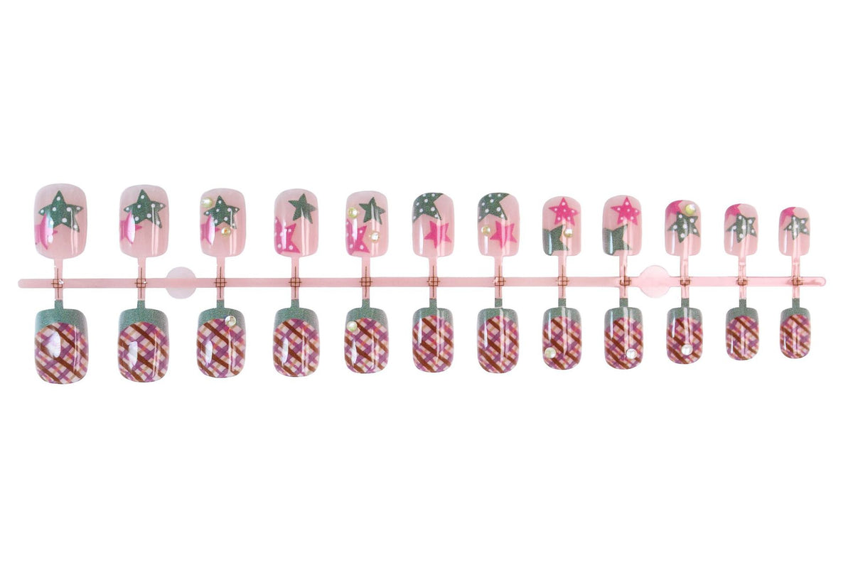 Kunstnagelset mit verspielten geometrischen Designs und Glitzerakzenten Brehn