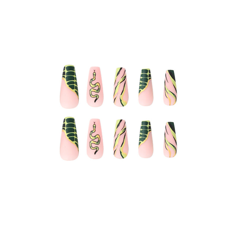 Kunstvolle Nagelverlängerungen mit Serpentinen-Design Brehn