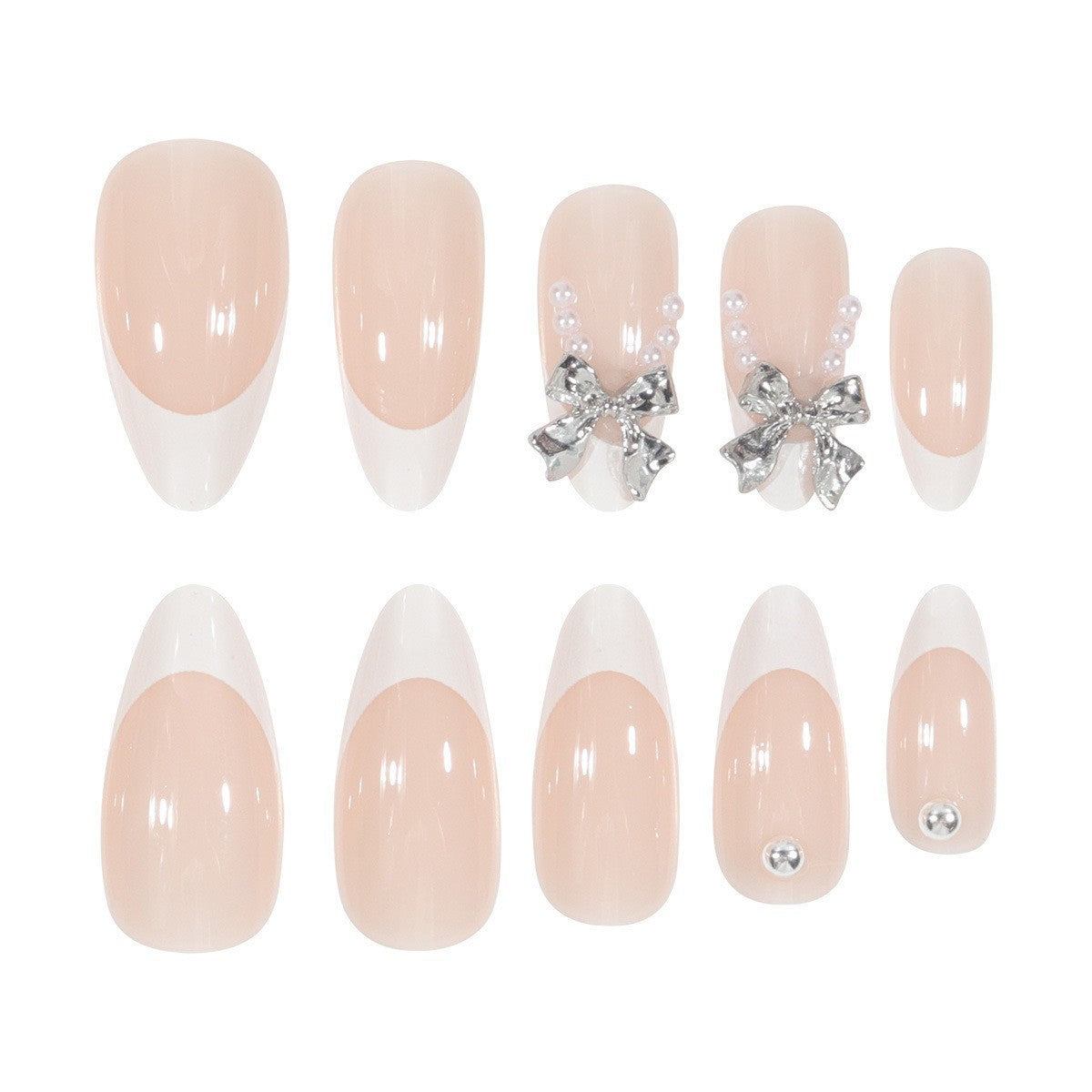 Glamouröse Kunstnagelspitzen mit eleganten Verzierungen Brehn