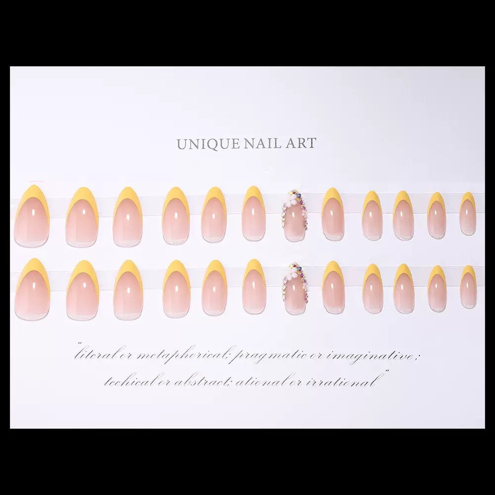 Kunstnagelset mit elegantem französischen Design und 3D-Blumendekoren Brehn
