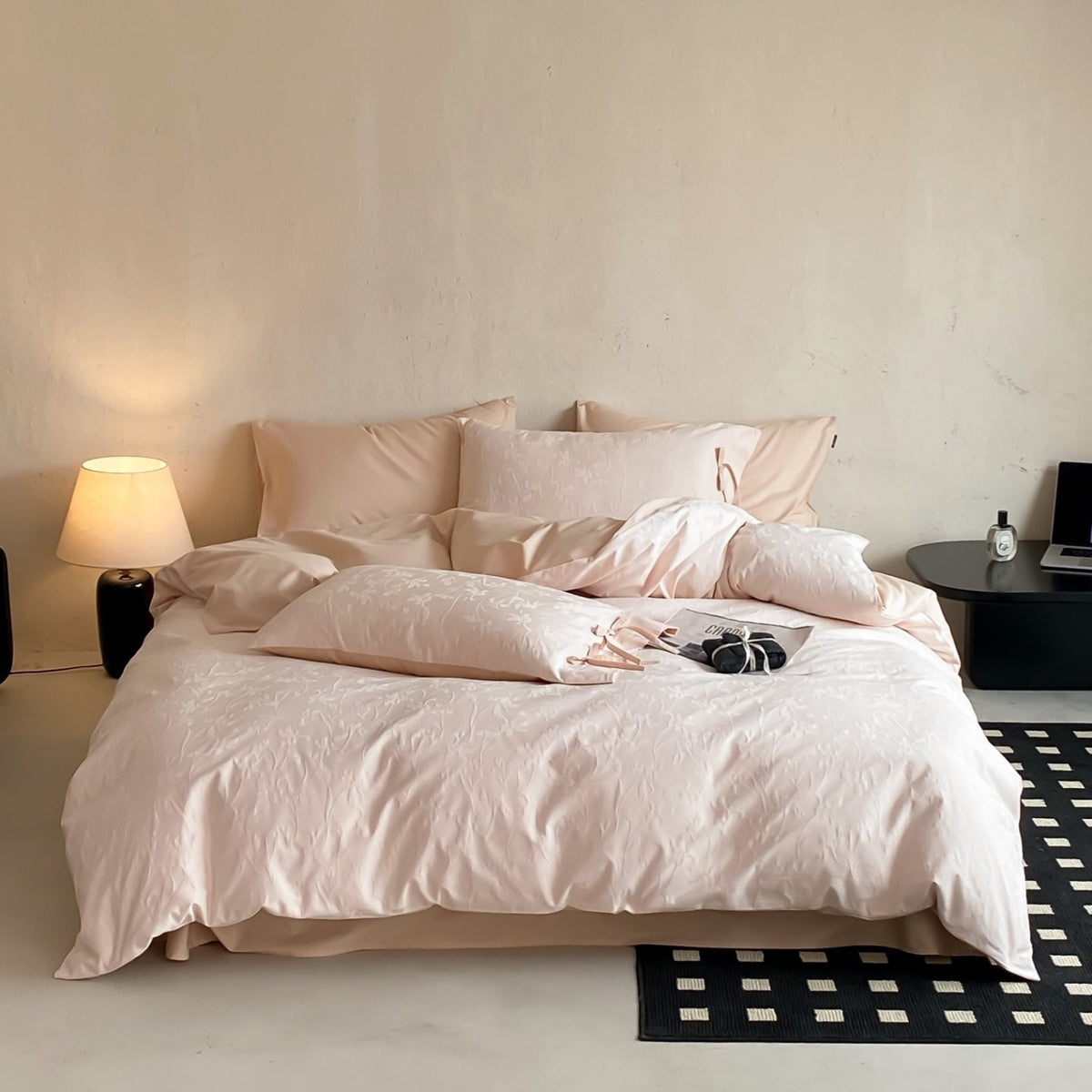 Elegantes Baumwollsatin-Bettwäscheset mit Wendefunktion und Bindebändern
