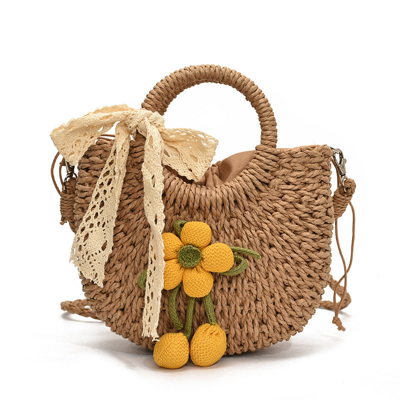 Handgefertigte Blumenakzent-Stroh-Tasche