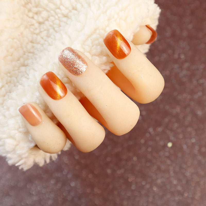 Natürlicher Glänzender Press-On Nagelset Brehn