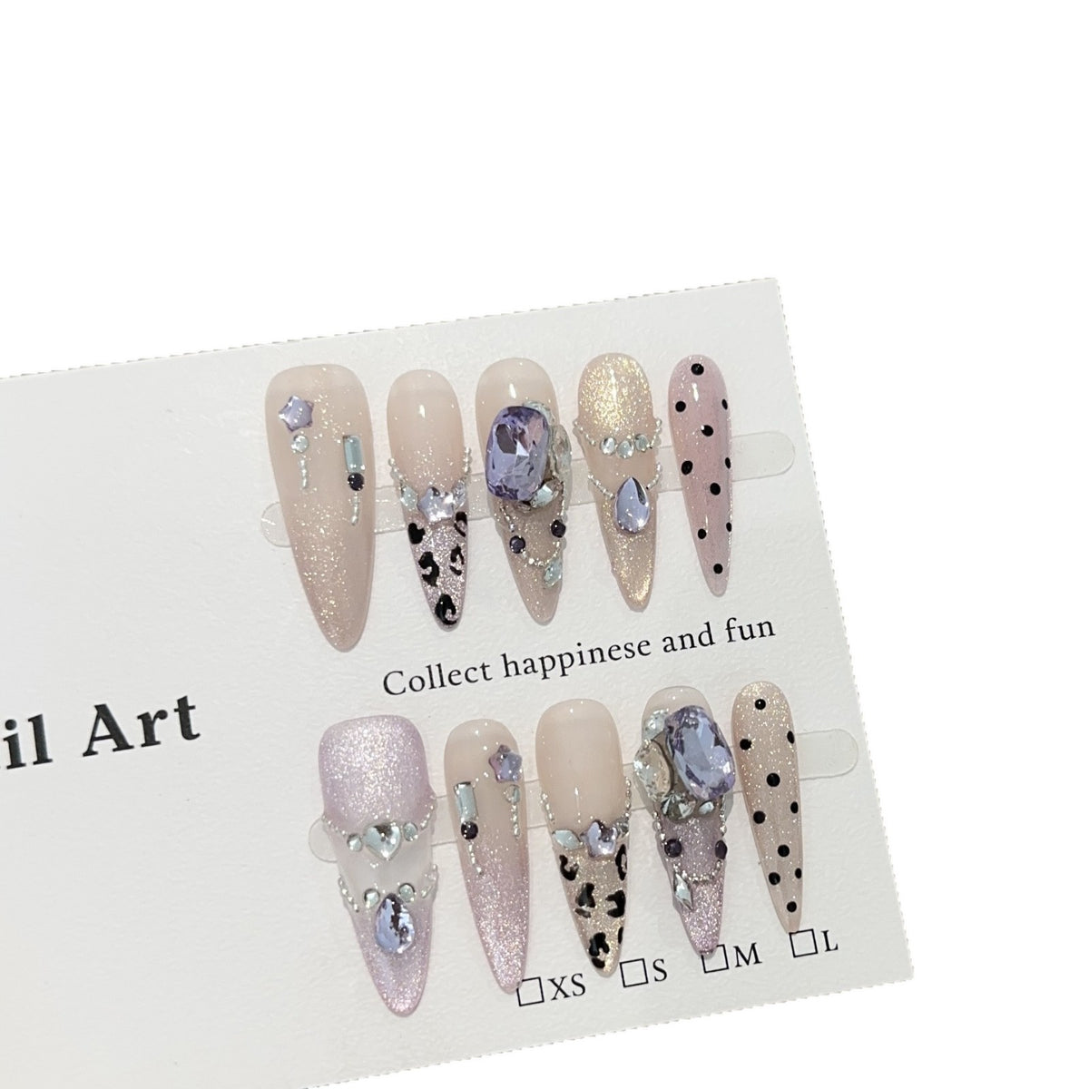 Elegantes Glamouröses Press-On Nagelkunst-Set mit verschiedenen Verzierungen