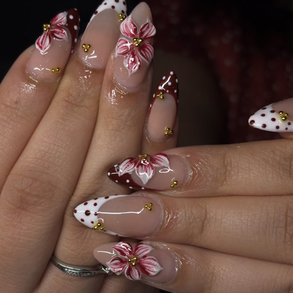 Florale Akzent-Gel-Nagelkunst Brehn