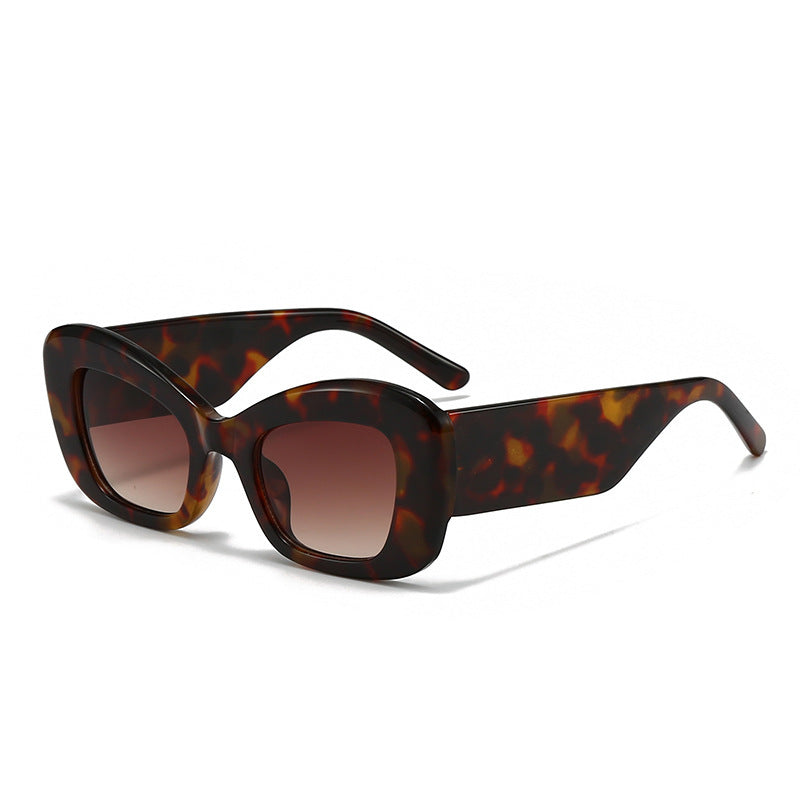 Damen Modische oversized Sonnenbrille im modernen Design Brehn