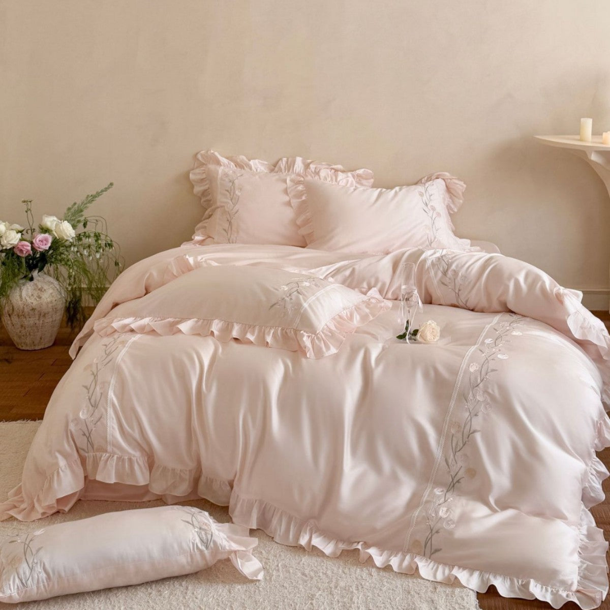 Luxuriöses Satin-Bettwäsche-Set mit Rüschen und Blumenstickerei
