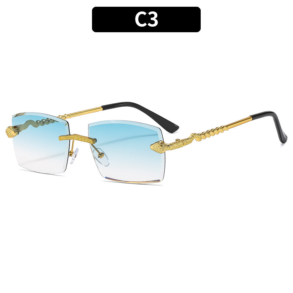 Modische Sonnenbrille mit Schlangendetail