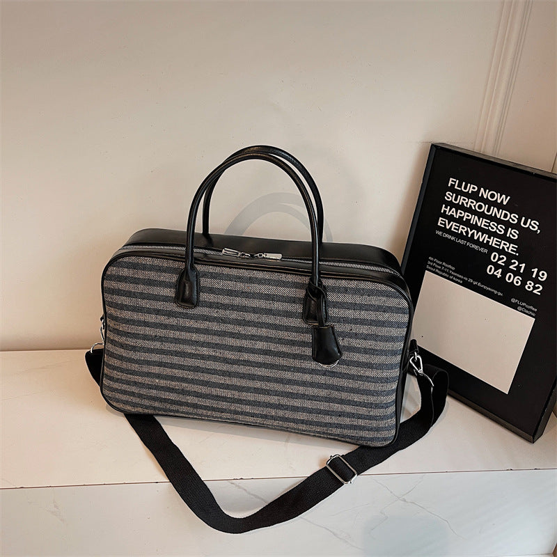 Elegante und Geräumige Reisetasche Aus Kunstleder Brehn
